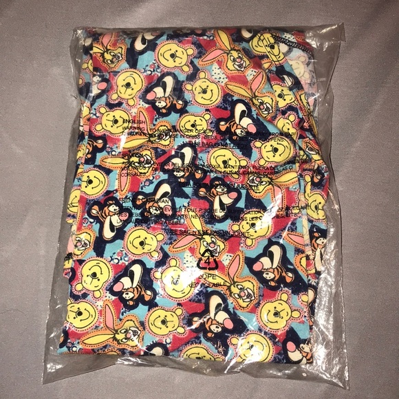 NWT Disney LuLaRoe Classic T Winnie the Pooh - Picture 2 of 2